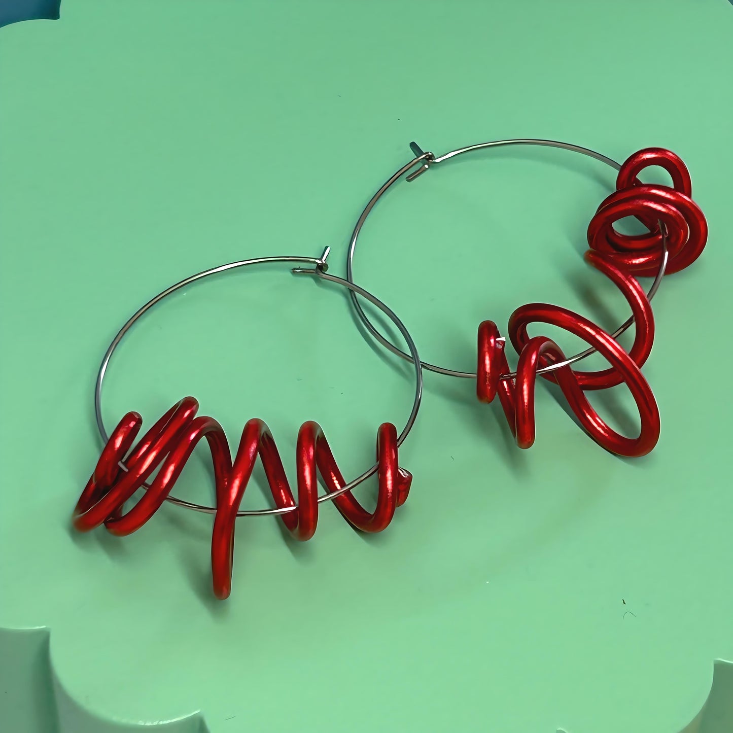 Messi wire earrings