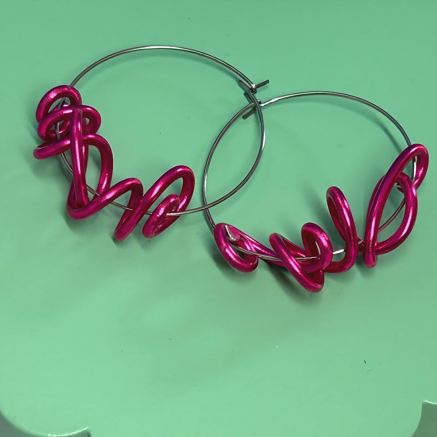 Messi wire earrings