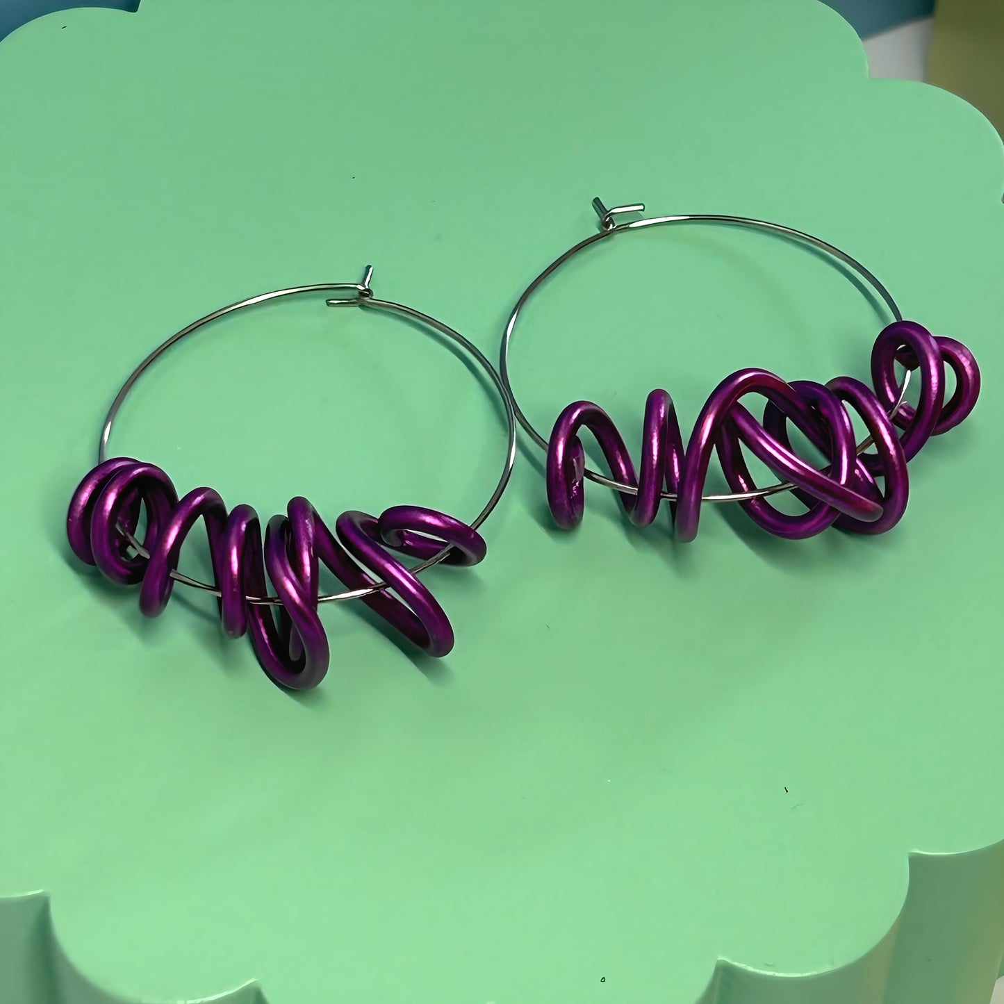 Messi wire earrings